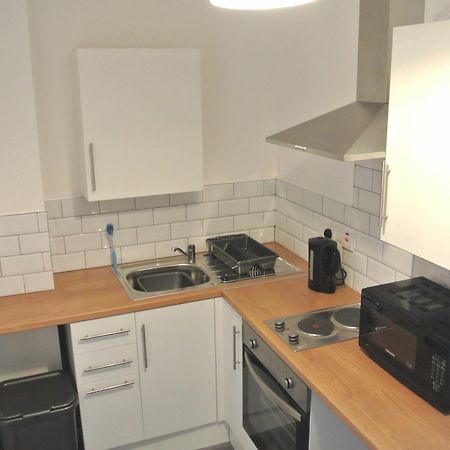 Approved Serviced Apartments Gorse Hill Manchester Exterior foto